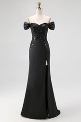 Schwarzes Schulterfreies Satin Meerjungfrauen Ballkleid mit Schlitz